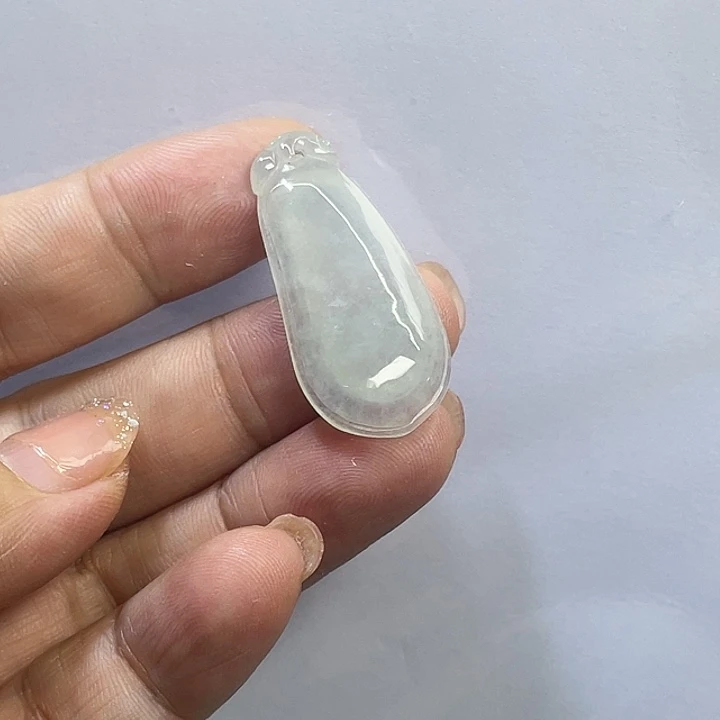 翡翠未镶嵌颈饰福瓜吊坠
