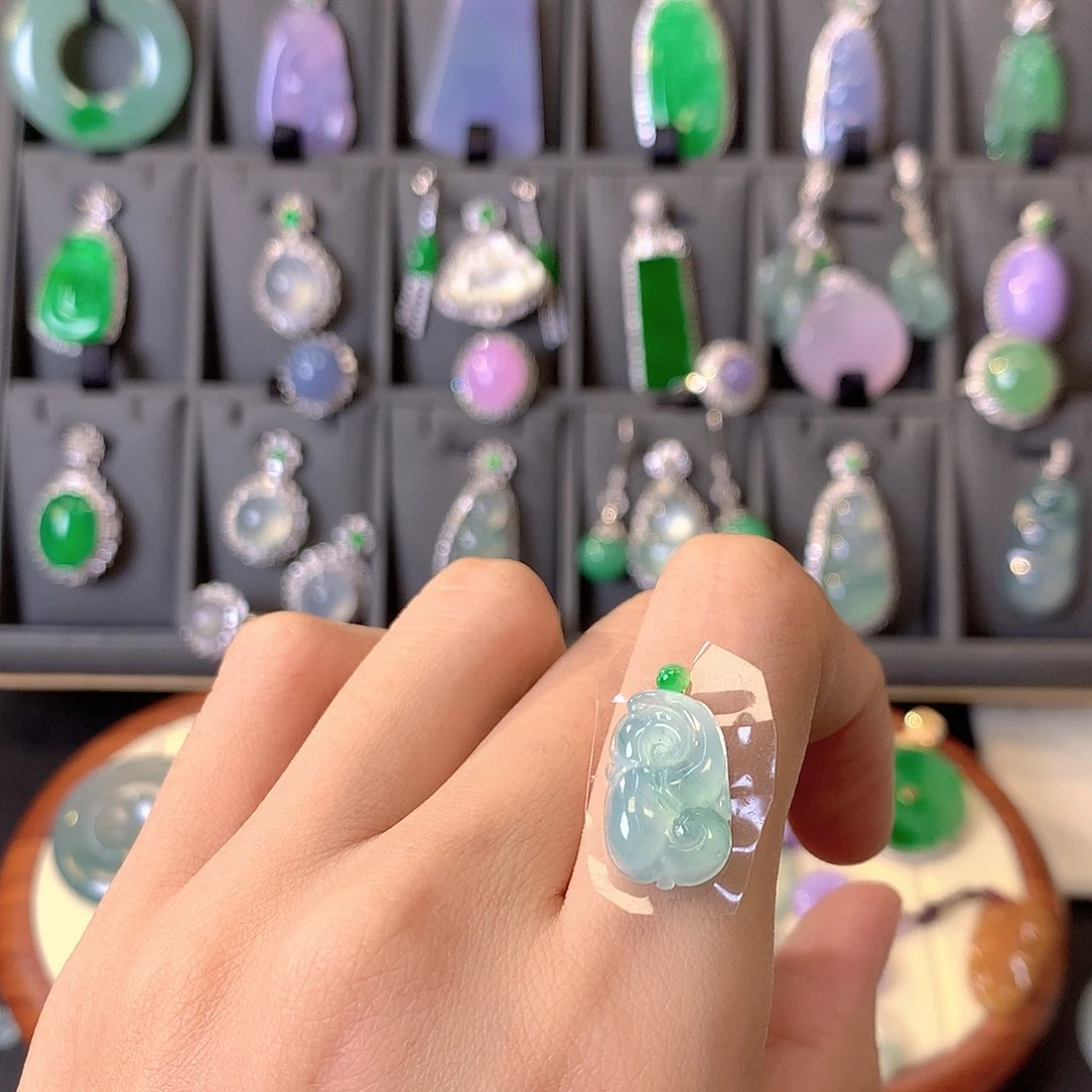翡翠未镶嵌吊坠(不含链)