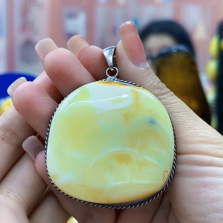 琥珀银S925镶嵌颈饰吊坠