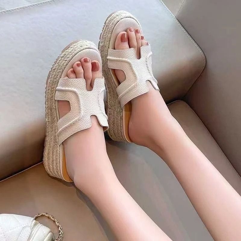 露思同款增高6cm厚底草编拖鞋2025年夏季时尚休闲百搭坡跟凉拖