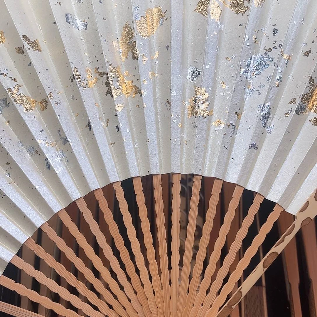 扇子白撒龙鳞梅妃。