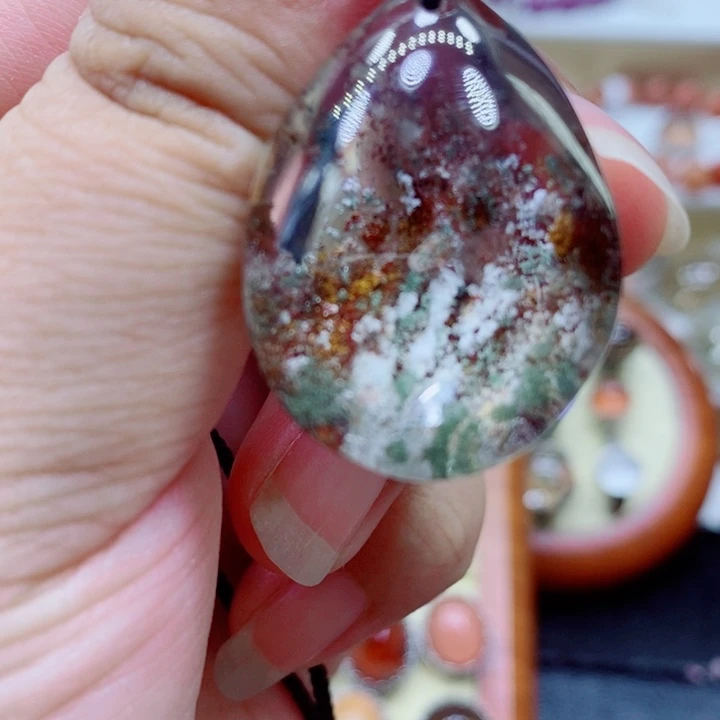 未镶嵌颈饰水晶水晶