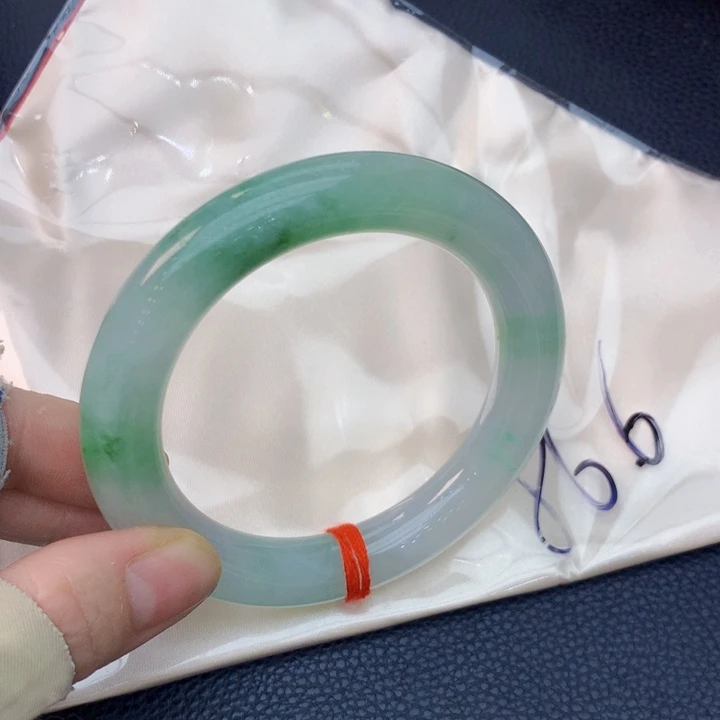 翡翠未镶嵌手镯翡翠手镯