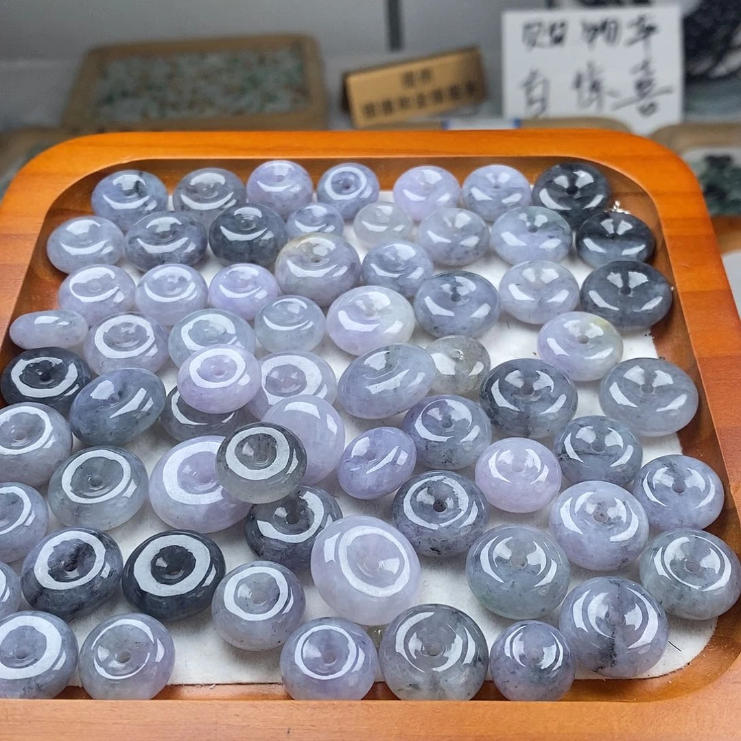 翡翠颈饰未镶嵌平安扣1个