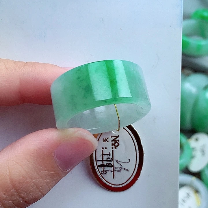 翡翠未镶嵌戒指26号