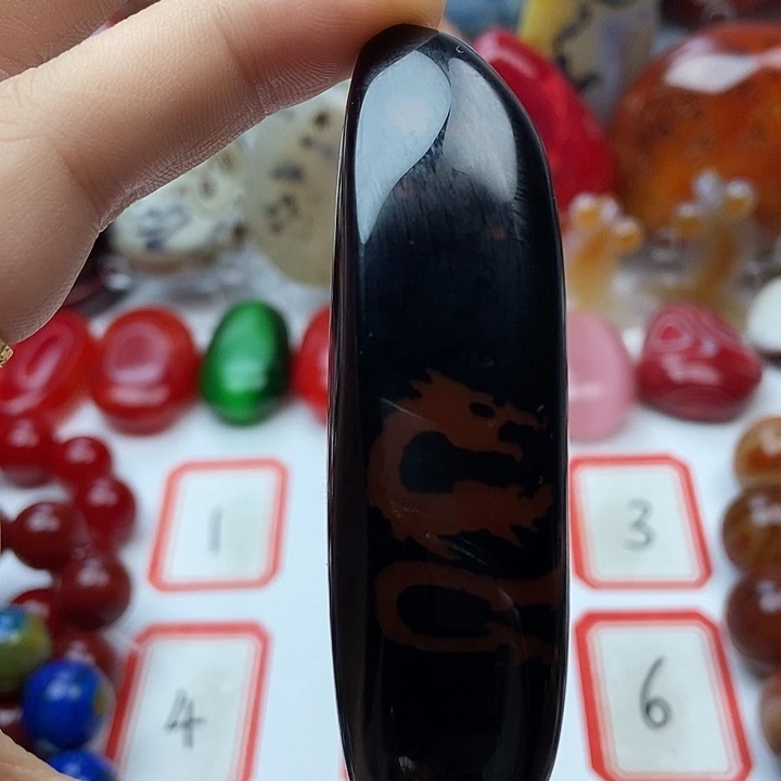 玛瑙/玉髓未镶嵌珠宝奇石