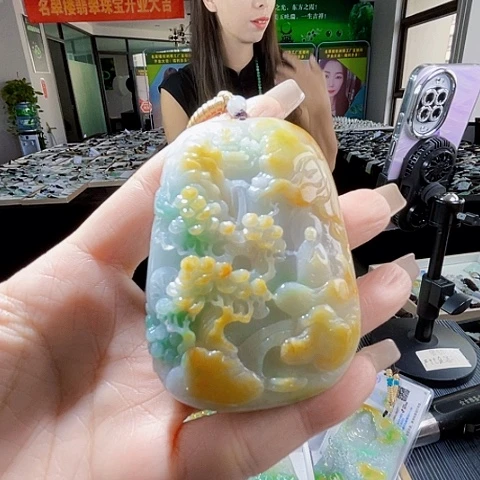 颈饰未镶嵌翡翠一个