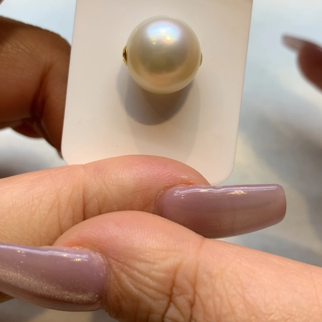 颈饰18K金镶嵌海水珍珠