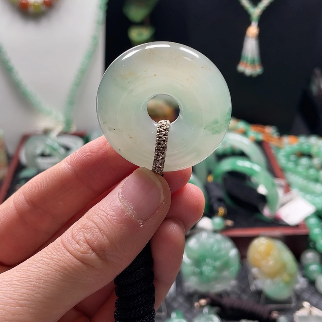 石英质玉未镶嵌吊坠