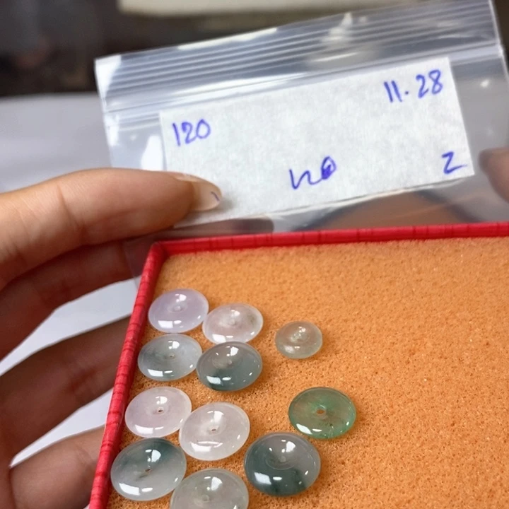 锦***音定制翡翠未镶嵌不退