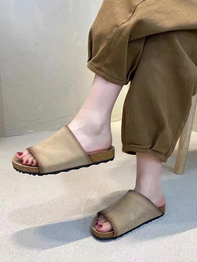 【冰冰一号店】610彩色牛皮休闲时尚宽面外穿拖鞋