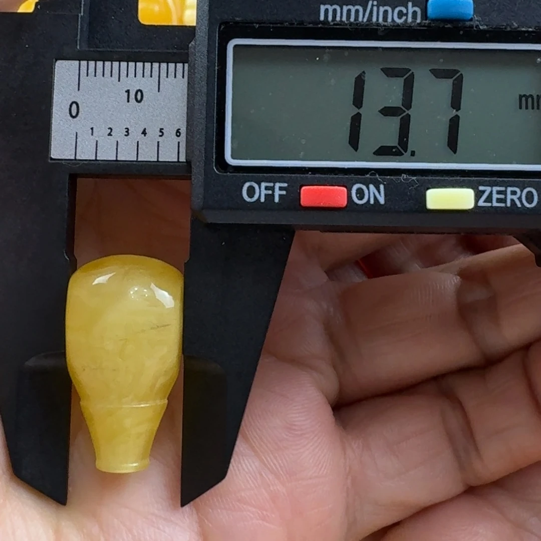 蜜蜡未镶嵌裸石36杂