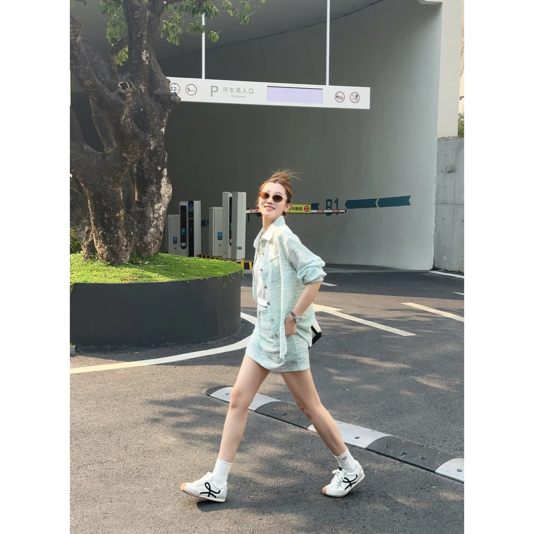 祝喜喜【绿野仙踪】春夏防晒绿色气质宽松薄款衬衣短裙微胖初夏穿搭