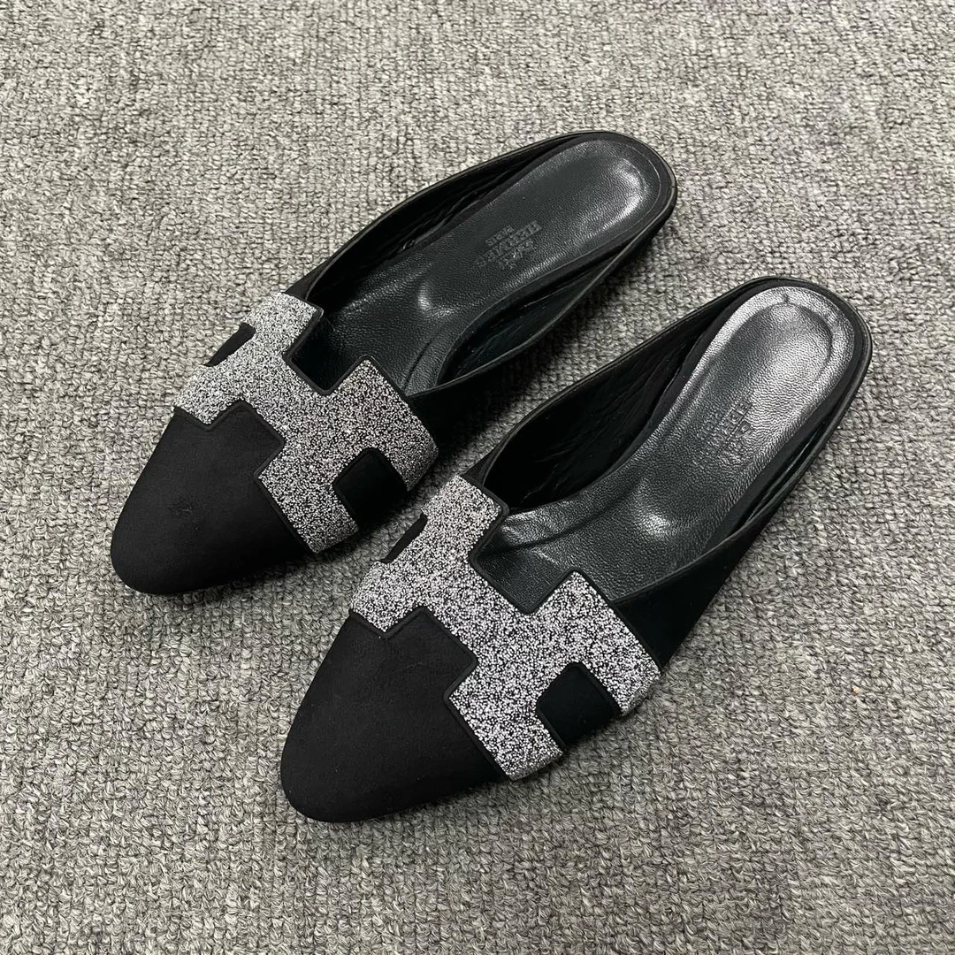 95新 Hermes/爱马仕 水晶细节平底时尚露跟拖鞋 36.5码/5525