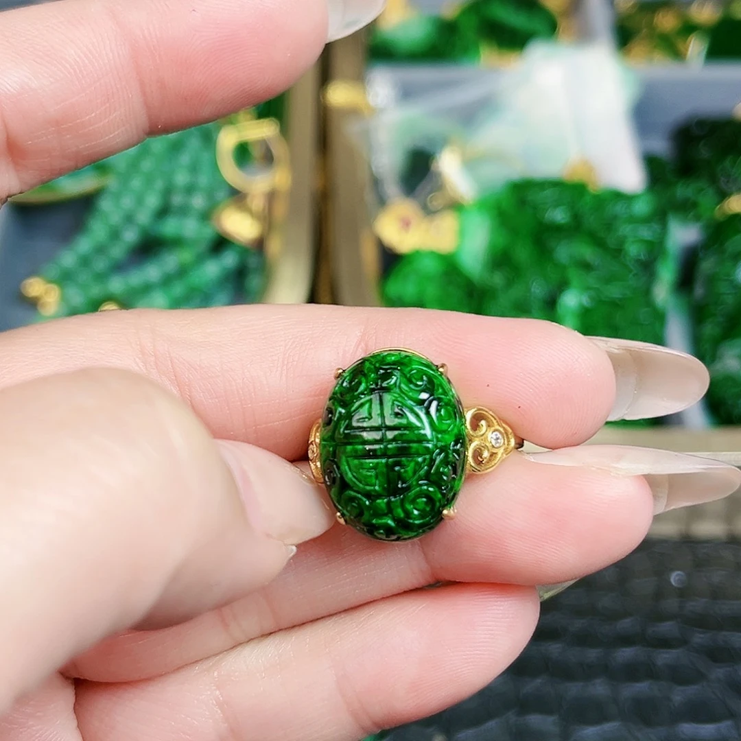 翡翠颈饰银S925镶嵌戒指