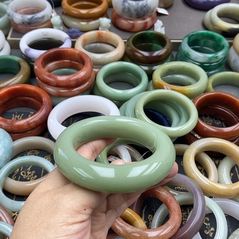 【闪购商品】石英质玉手镯未镶嵌Y**?