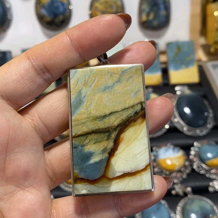 蛇纹石玉银S925镶嵌颈饰