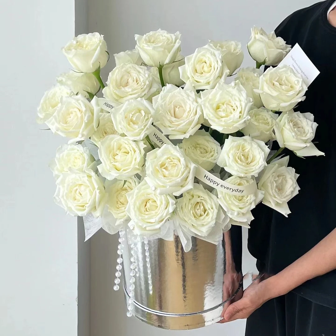 【初恋这件小事】生日礼物女士花束33朵白玫瑰抱抱桶求婚表白鲜花送女友妈妈花店送花上门