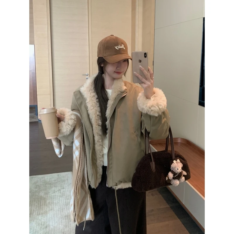 乌77卡其色拼糕糕毛两面穿夹克外套女冬小个子宽松时尚休闲派克服