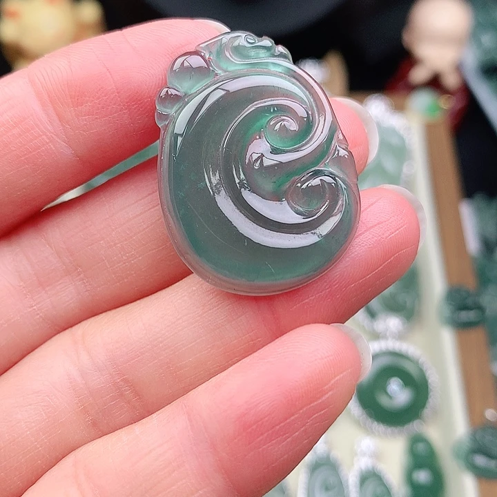 颈饰未镶嵌翡翠吊坠