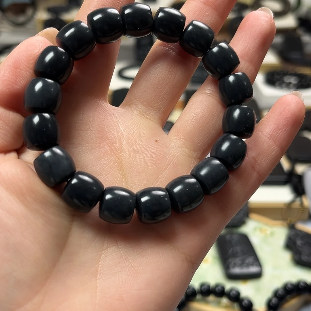 和田玉（墨玉）未镶嵌颈饰卡12直切