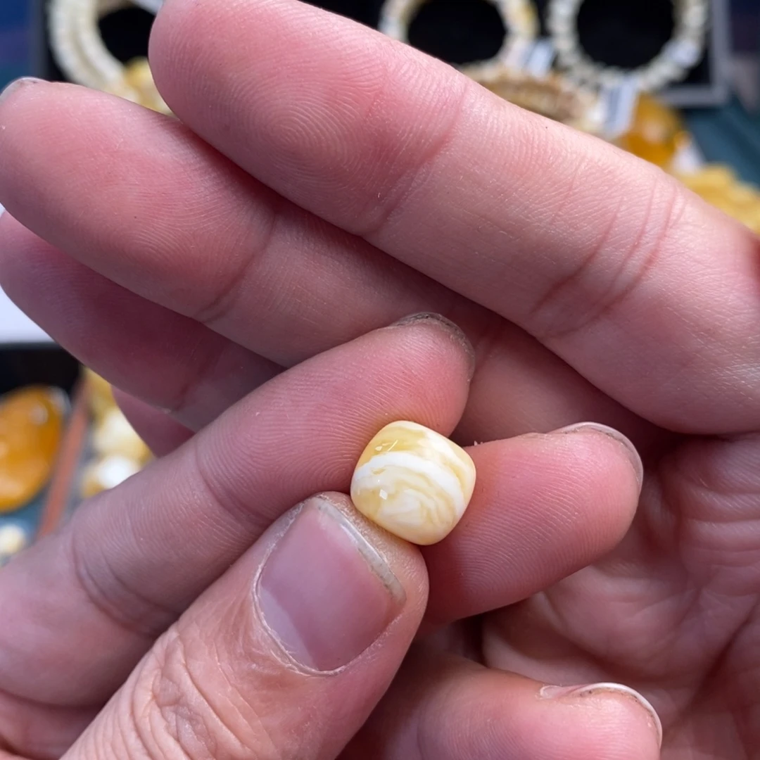 琥珀未镶嵌裸石11.8mm虎皮千层雪