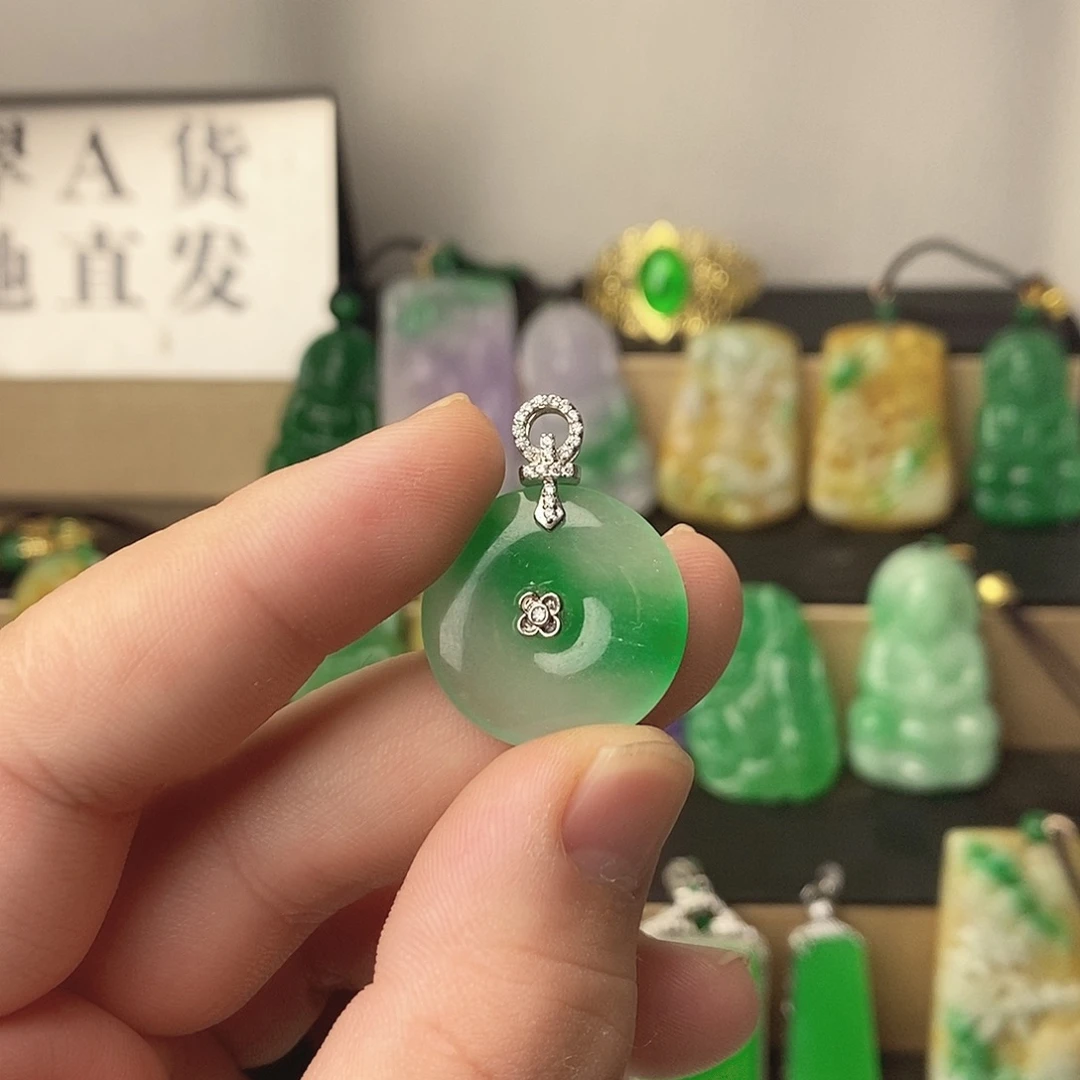 翡翠银S925镶嵌吊坠(赠链)