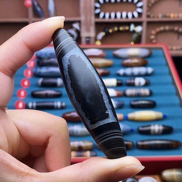 同***力玛瑙/玉髓未镶嵌颈饰