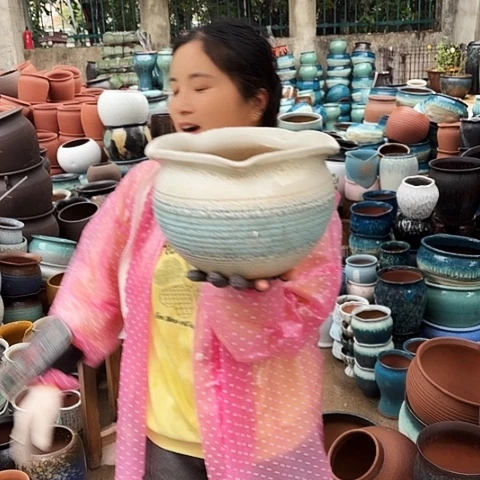 口25高18一个盆子。