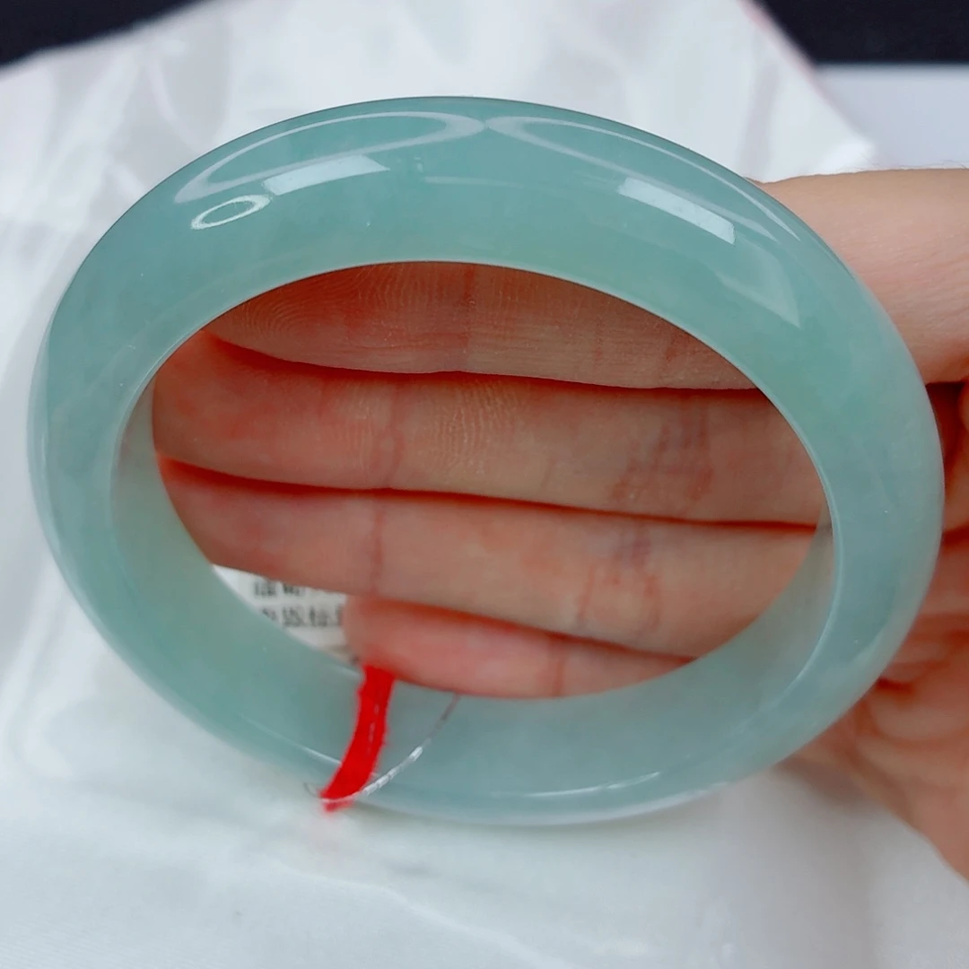 翡翠未镶嵌手镯56.8正圈，冰润湖水蓝