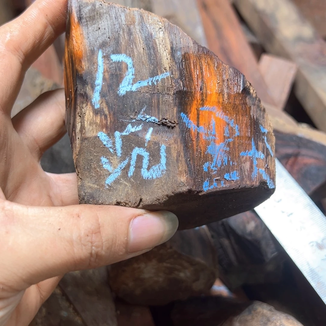 沉***人交趾黄檀（大红酸枝）