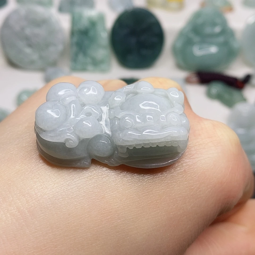 翡翠颈饰未镶嵌吊坠