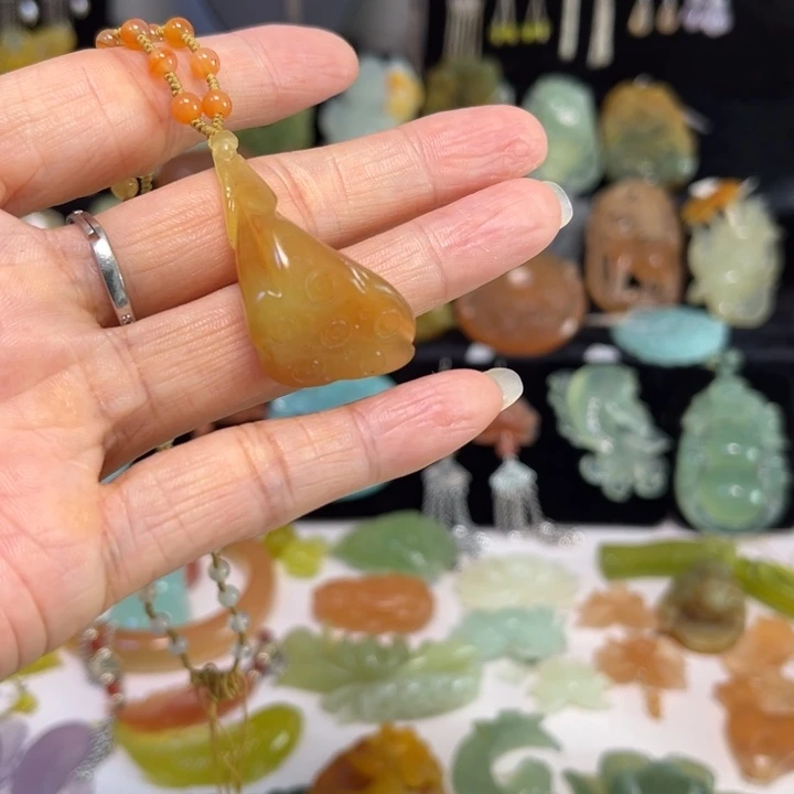 蛇纹石玉未镶嵌吊坠(赠链)