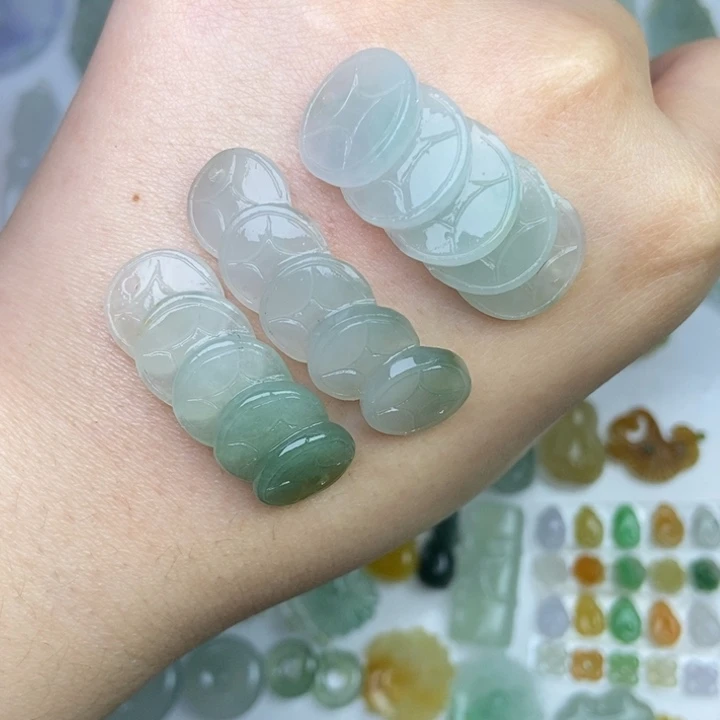 定制翡翠未镶嵌一条