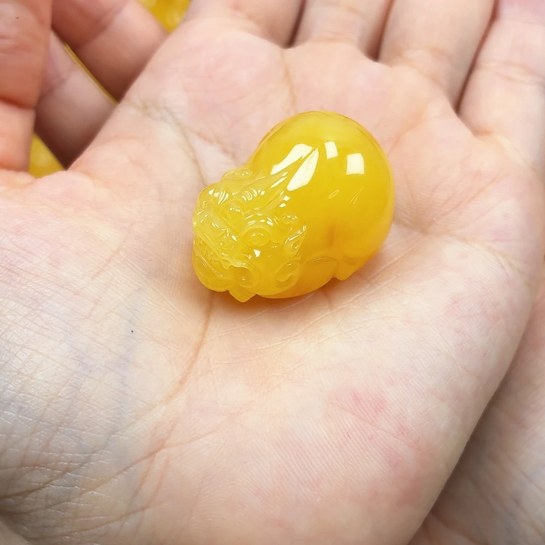 蜜蜡未镶嵌颈饰焦皮浓蜡妖花貔貅