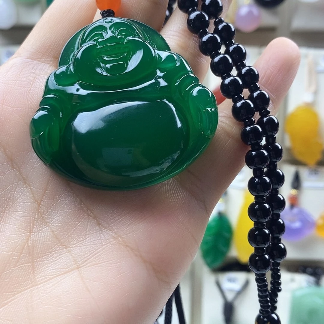 吴***荣颈饰未镶嵌石英质玉