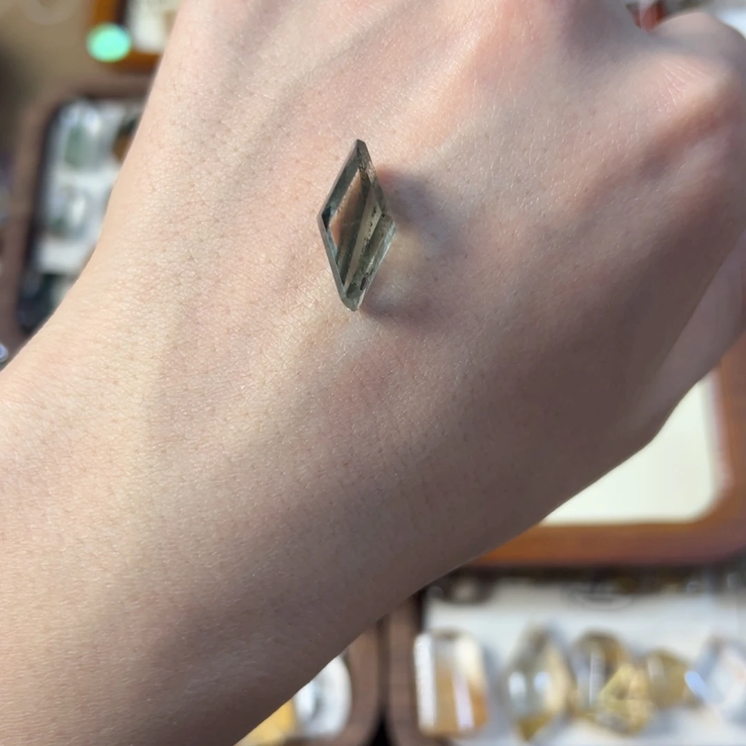 水晶手链未镶嵌南****.绿幽灵菱形两头吊坠孔