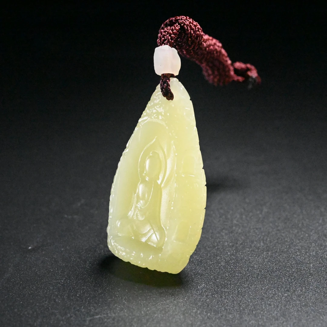 LOT8801 2509270092和田玉黄玉无相佛挂件/保利