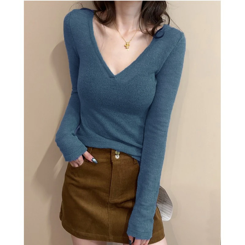 卡莲格/【欧货】法式V领轻薄显瘦保暖海毛毛衣女秋冬打底针织衫