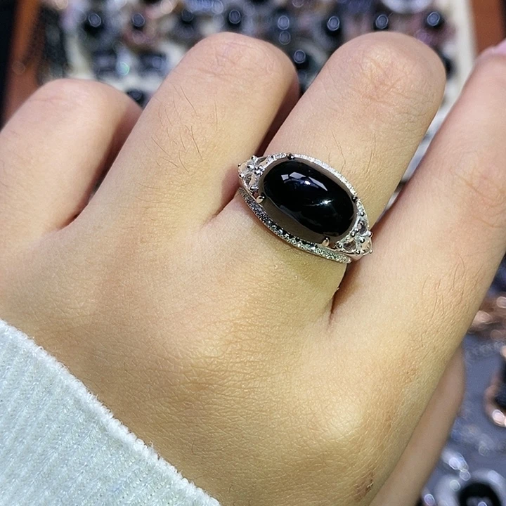 18K金镶嵌戒指翡翠