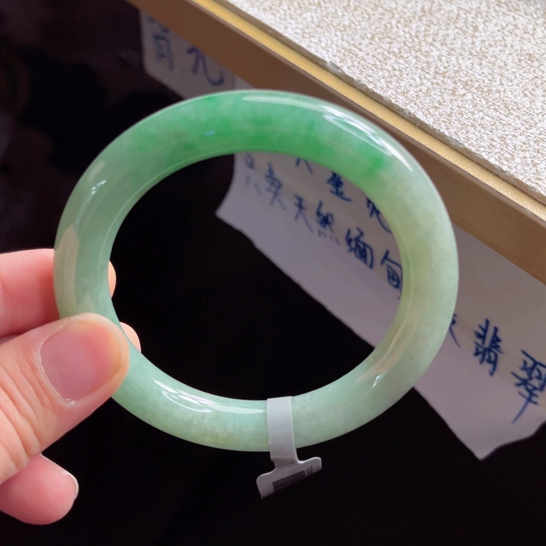 翡翠未镶嵌手镯手镯