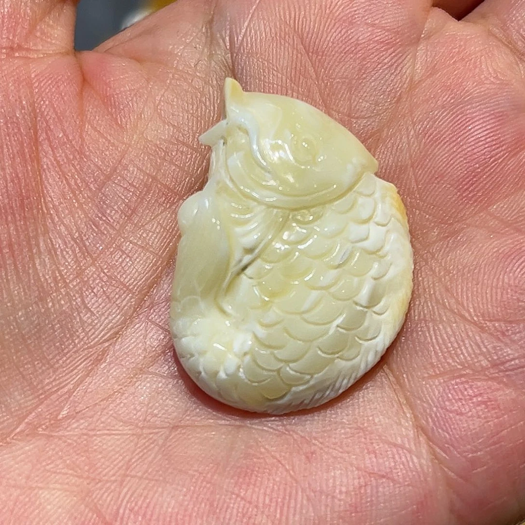 未镶嵌颈饰蜜蜡鱼