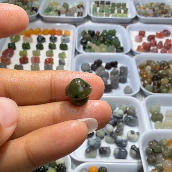 和田玉未镶嵌珠宝奇石