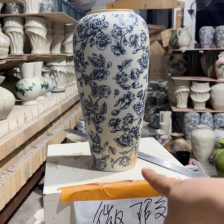 景德镇陶瓷花瓶微瑕介意勿拍
