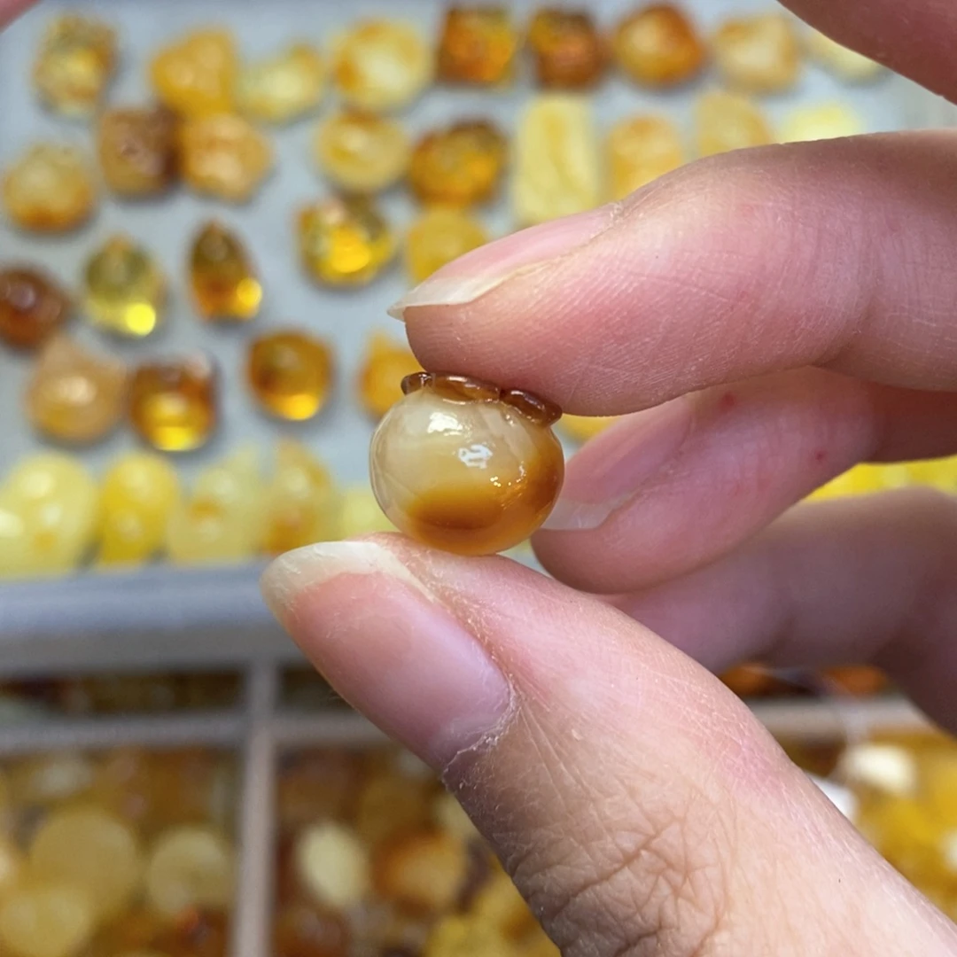 蜜蜡颈饰未镶嵌柿子