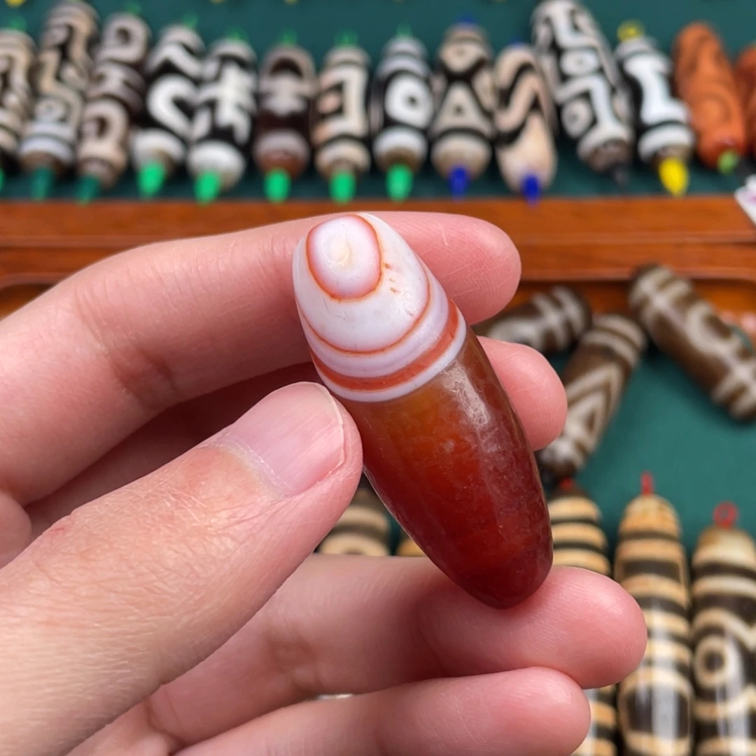 玛瑙/玉髓裸珠42 16.5 红缠丝