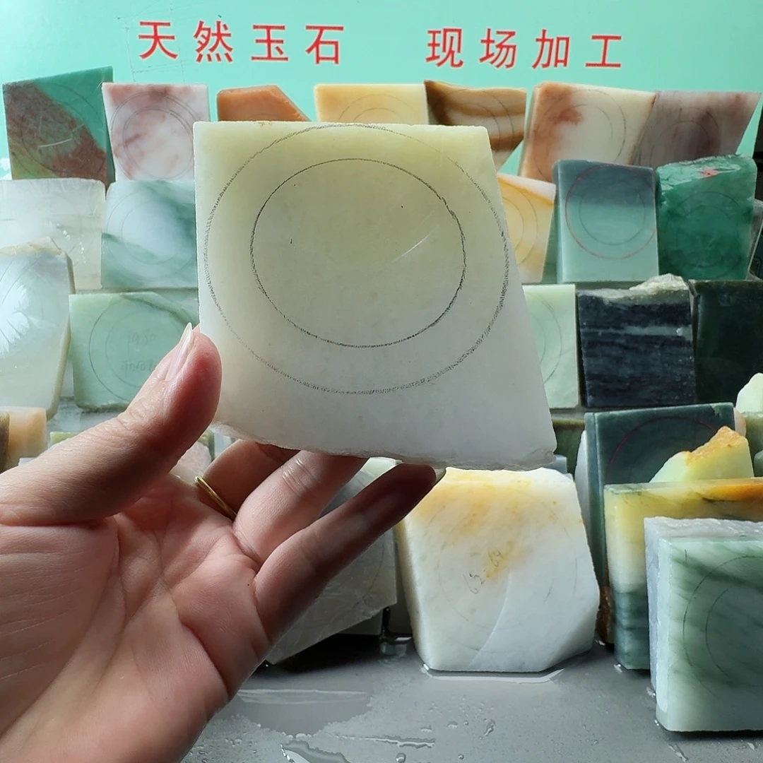 未镶嵌手镯石英质玉（金丝玉）手镯定制