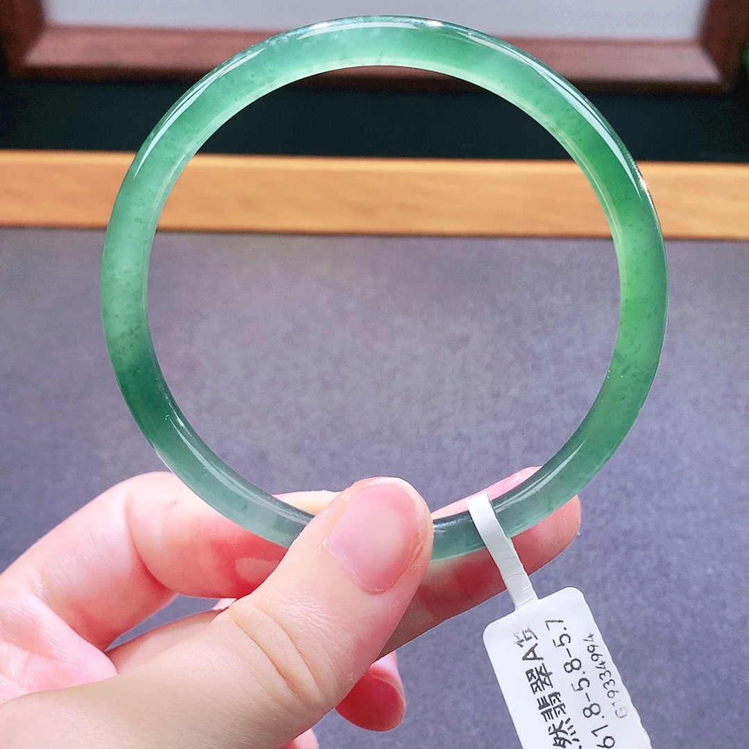 未镶嵌手镯翡翠天然翡翠