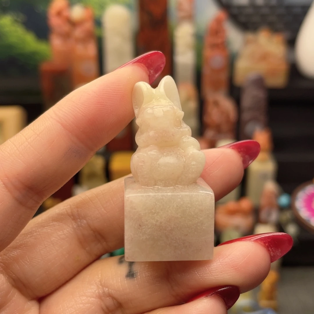 寿山石印石萝卜兔