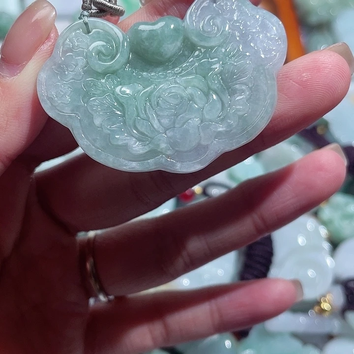 翡翠颈饰未镶嵌8907。